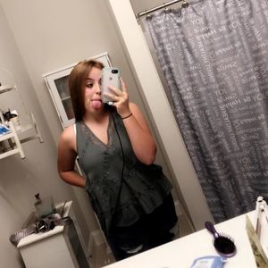 Meet your Posher, Olivia